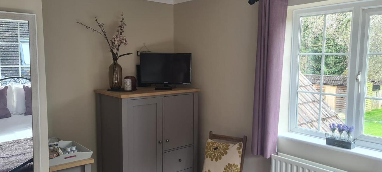 Bed and Breakfast Ha'Penny Acre Sherfield English Zewnętrze zdjęcie